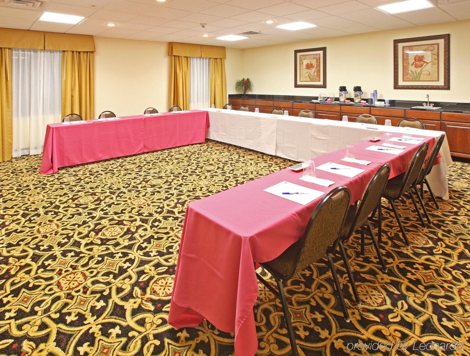 Holiday Inn Express Hotel & Suites Clarksville Instalações foto